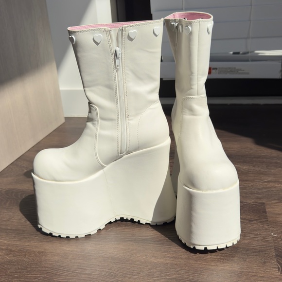 Sugar Thrillz Platform Boots - Picture 7 of 10